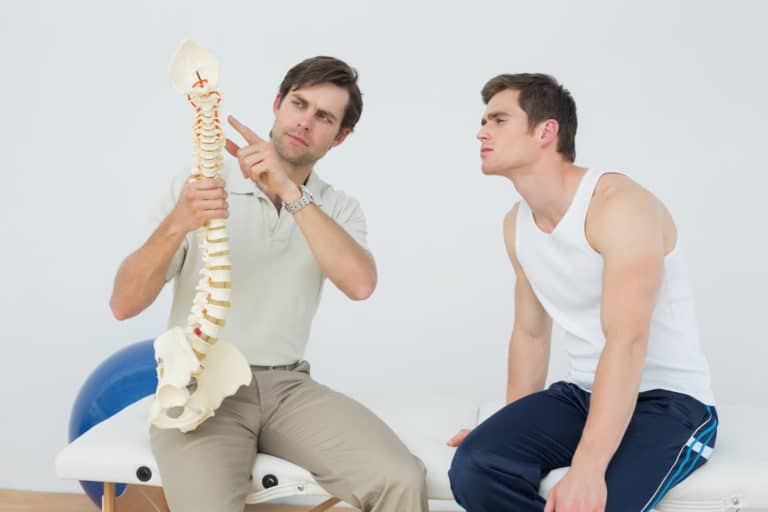 Quelle différence entre un ostéopathe et un kinésithérapeute ?