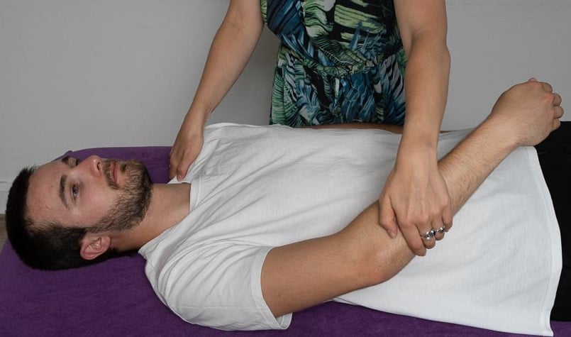 Touch for Health — test du supra-épineux (méridien VC) chez Ekivie